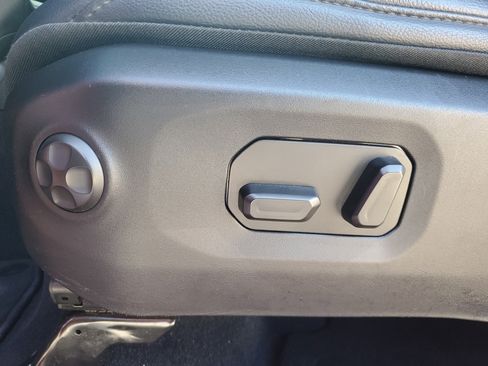 Used 2024 Jeep Wrangler Sahara image 14