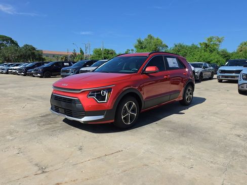 New 2026 Kia Niro EX FWD image 4