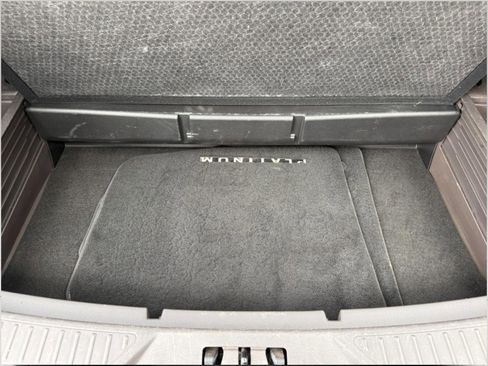 Used 2022 Ford Explorer Platinum w/ Equipment Group 601A image 17