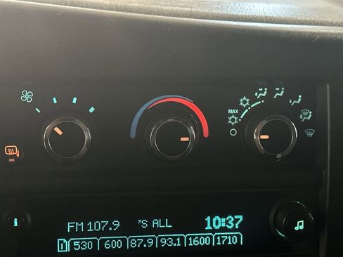 Used 2024 GMC Savana 2500 w/ Driver Convenience Package image 16