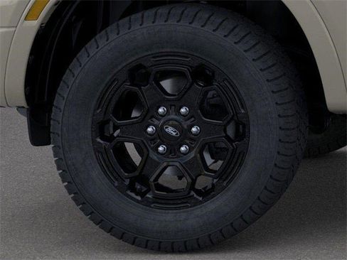 New 2025 Ford Ranger XLT w/ Equipment Group 301A High image 19