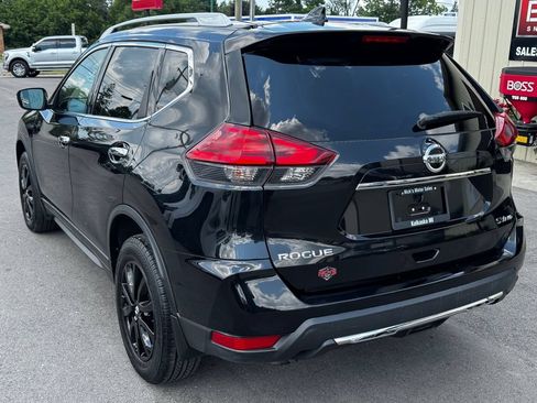 Used 2017 Nissan Rogue AWD image 4