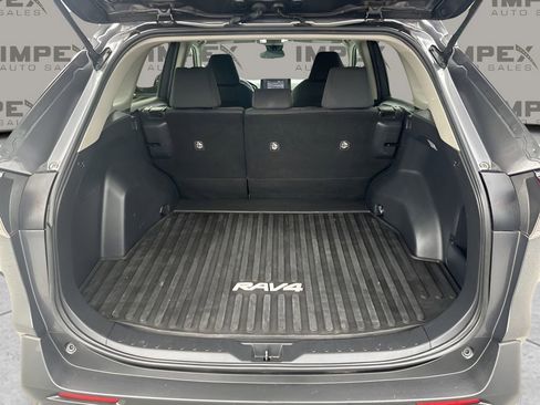 Used 2021 Toyota RAV4 LE image 24