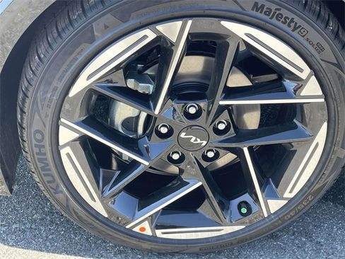 New 2025 Kia K4 GT-Line image 9