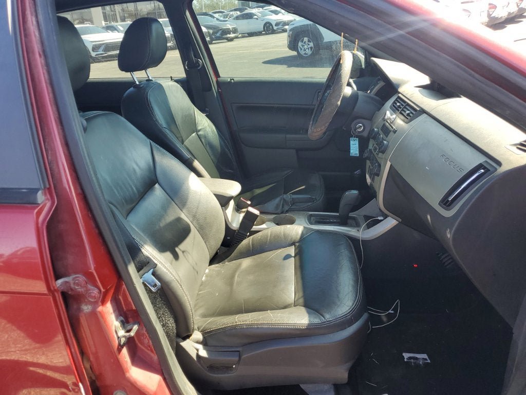 Used 2010 Ford Focus SEL FWD image 13