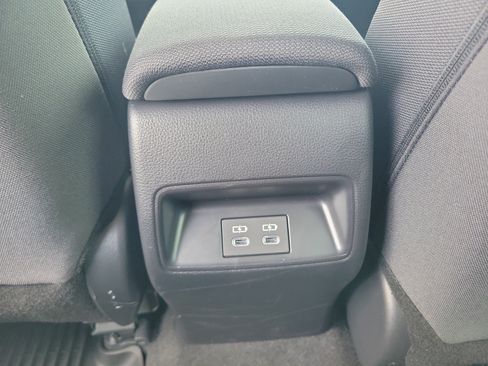 Used 2025 Toyota Corolla LE FWD image 12