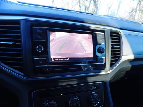 Used 2019 Volkswagen Atlas S w/ Towing Package image 6