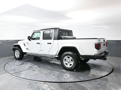 Used 2022 Jeep Gladiator Sport image 12