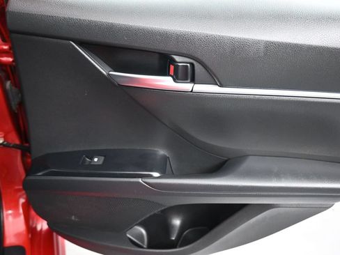 Used 2020 Toyota Camry SE w/ Sunroof Package FWD image 37