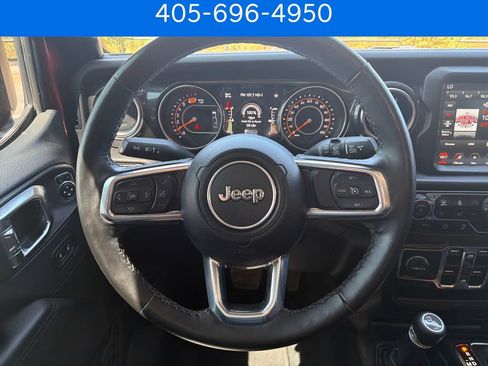 Used 2022 Jeep Wrangler Unlimited Sahara AWD/4WD image 23