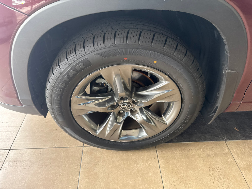 Used 2018 Toyota Highlander Limited Platinum AWD/4WD image 8