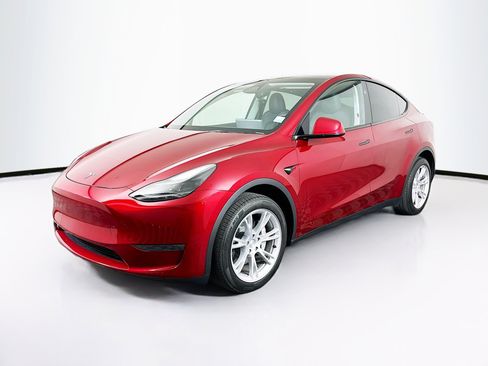 Used 2024 Tesla Model Y Long Range image 3