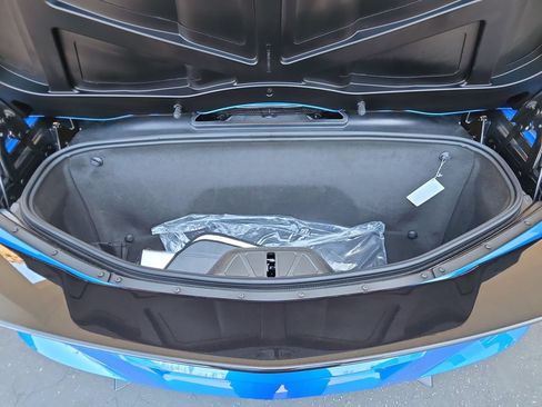 Used 2025 Chevrolet Corvette Stingray Premium Conv w/ Z51 Performance Package RWD image 27