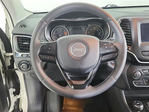 Used 2019 Jeep Cherokee Latitude Plus AWD/4WD image 14