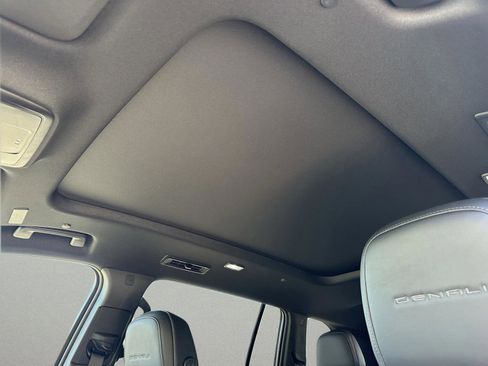 New 2026 GMC Acadia Denali w/ Super Cruise Package FWD image 24