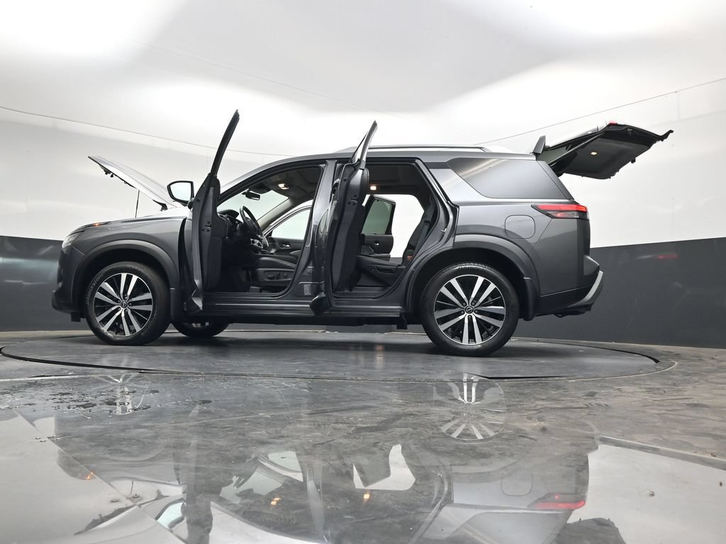 Used 2024 Nissan Pathfinder Platinum w/ Cargo Package FWD image 39