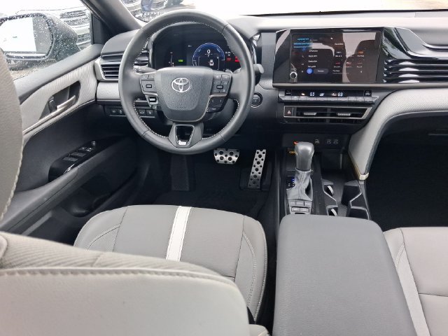 Used 2026 Toyota Camry SE FWD image 8
