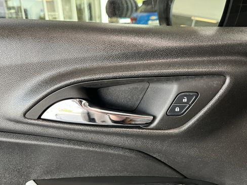 Used 2024 Chevrolet Trax RS w/ Sunroof Package image 24