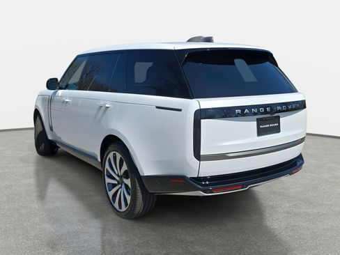 New 2026 Land Rover Range Rover Long Wheelbase SE image 7
