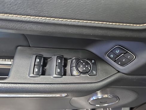 Used 2024 Ford Expedition Max XLT image 28