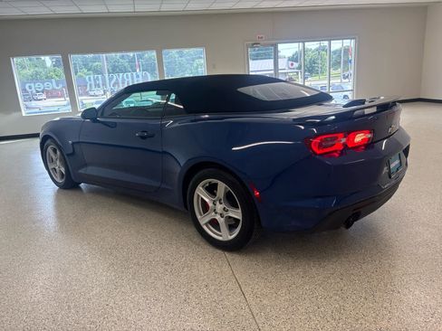 Used 2019 Chevrolet Camaro LT w/ Technology Package RWD image 8