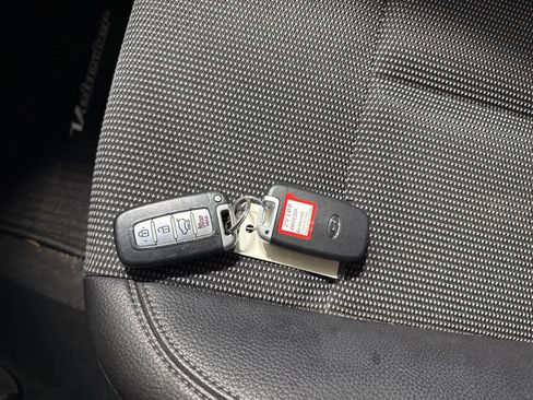 Used 2016 Hyundai Veloster w/ Option Group 03 image 26