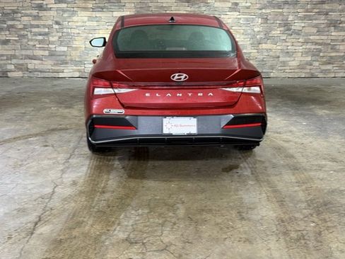 Used 2025 Hyundai Elantra SEL image 7