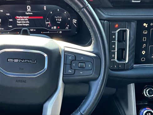 Used 2024 GMC Yukon XL Denali w/ Denali Reserve Package AWD/4WD image 12