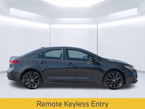 Used 2025 Toyota Corolla SE FWD image 8