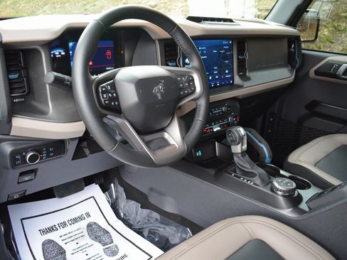 Used 2024 Ford Bronco Wildtrak image 9