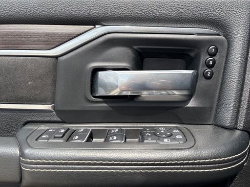 Used 2025 RAM 2500 Laramie w/ Night Edition image 17