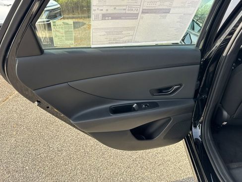 Used 2026 Hyundai Elantra SEL Sport image 21