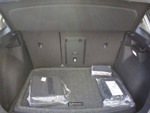 New 2025 Volkswagen Taos SE image 27