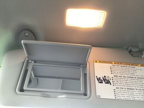 Certified 2023 Toyota Highlander XLE image 31