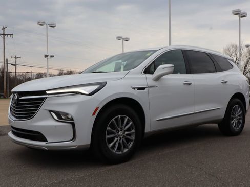 Used 2024 Buick Enclave Essence w/ LPO, Floor Liner Package image 7