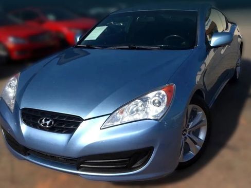 Used 2011 Hyundai Genesis 2.0T image 3