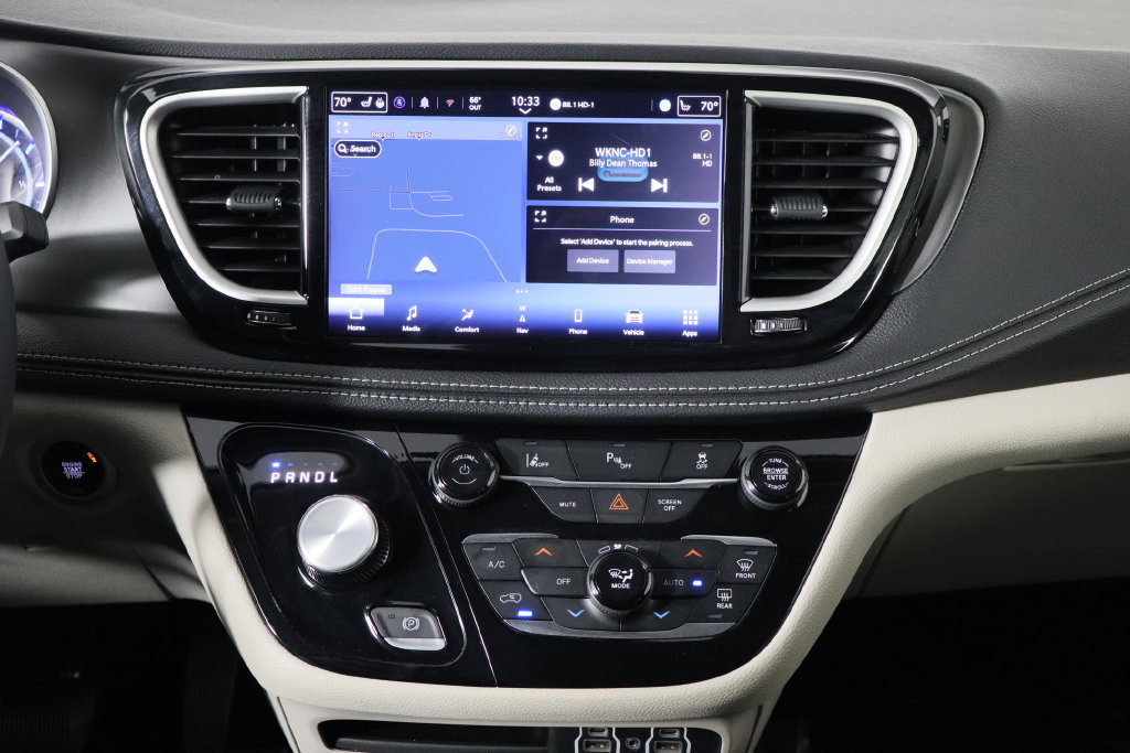 Used 2024 Chrysler Pacifica Limited FWD image 29