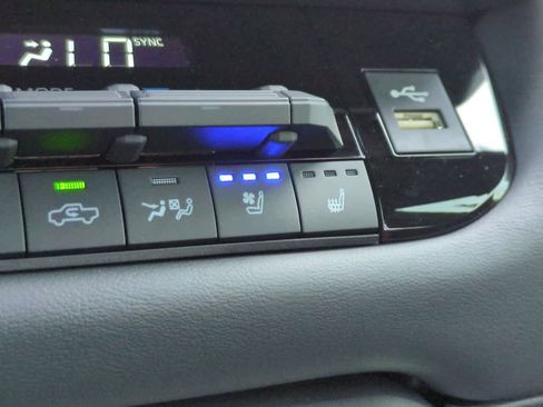 Certified 2026 Toyota Tundra Platinum image 22