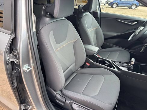 Used 2026 Kia Niro LX FWD image 33