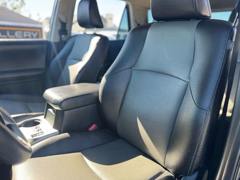 Used 2018 Toyota 4Runner SR5 Premium image 16