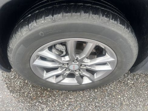 Used 2022 GMC Terrain SLT w/ LPO, Floor Liner Package AWD/4WD image 8