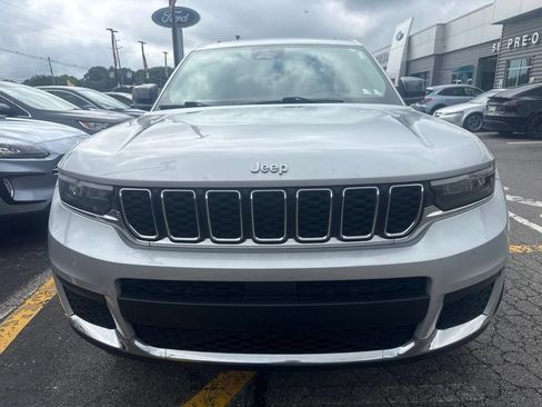 Used 2021 Jeep Grand Cherokee L Laredo w/ Luxury Tech Group I AWD/4WD image 2