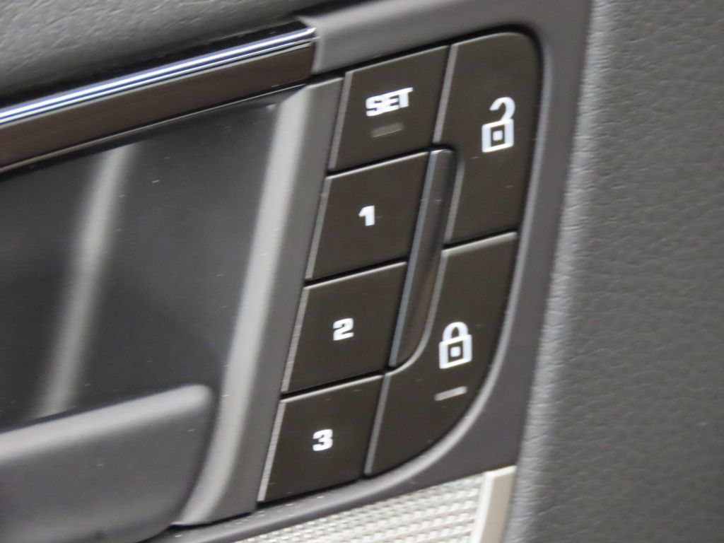 Certified 2026 Porsche Cayenne S AWD/4WD image 37
