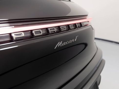 Certified 2026 Porsche Macan Turbo AWD/4WD image 43