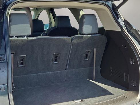 Used 2019 Buick Enclave Essence image 9