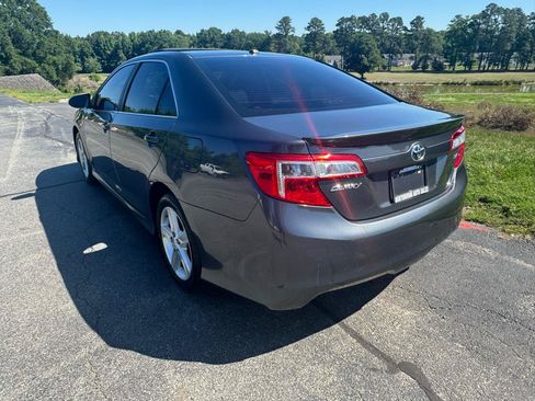 Used 2012 Toyota Camry SE FWD image 11