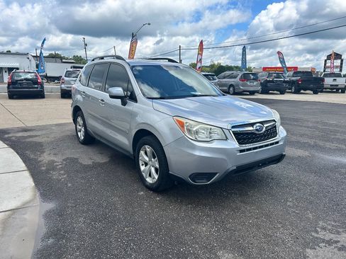 Used 2015 Subaru Forester 2.5i Premium AWD/4WD image 3