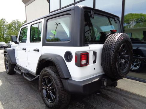 Used 2022 Jeep Wrangler Unlimited Sport AWD/4WD image 7