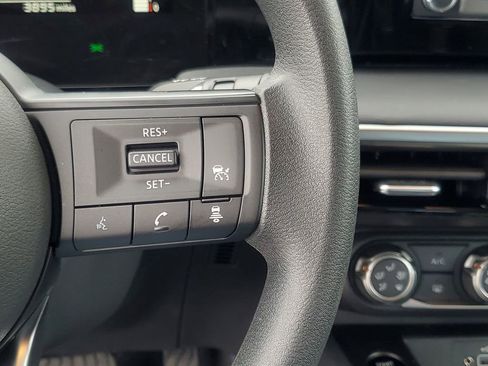 Used 2025 Nissan Kicks S AWD/4WD image 17