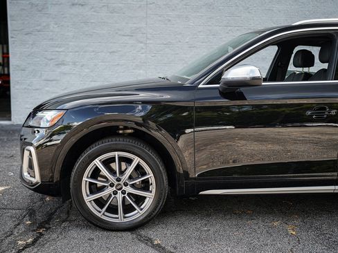 Used 2023 Audi SQ5 Premium w/ Convenience Package image 9